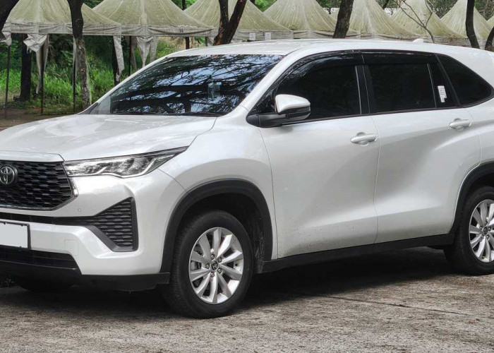 Kelebihan Toyota Innova Zenix 2025, Mobil Keluarga Hybrid yang Semakin Canggih dan Irit
