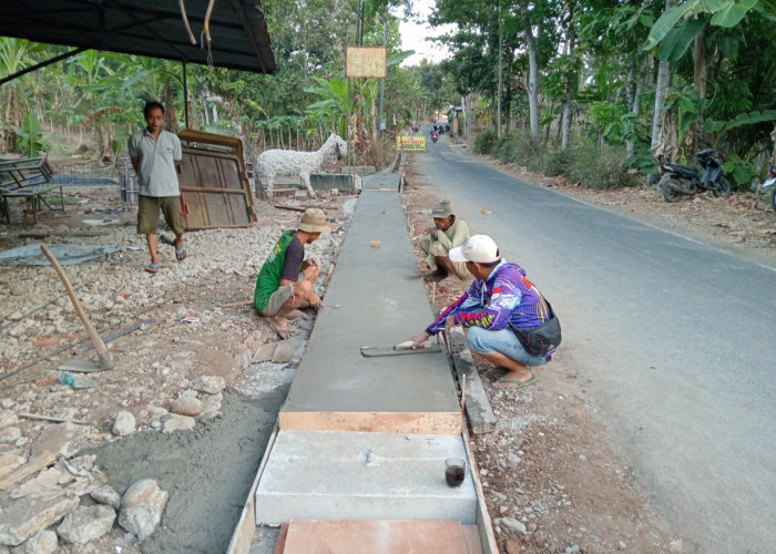 Desa Penaruban Rampungkan Tiga Proyek Infrastruktur 2026, Sejumlah Jalan Rusak dan Minim Lampu Penerangan