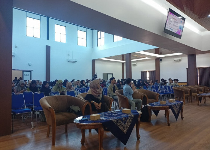 Dosen Universitas Amikom Purwokerto Latih Pembuatan Proposal Pembinaan Wirausaha Mahasiswa 2024