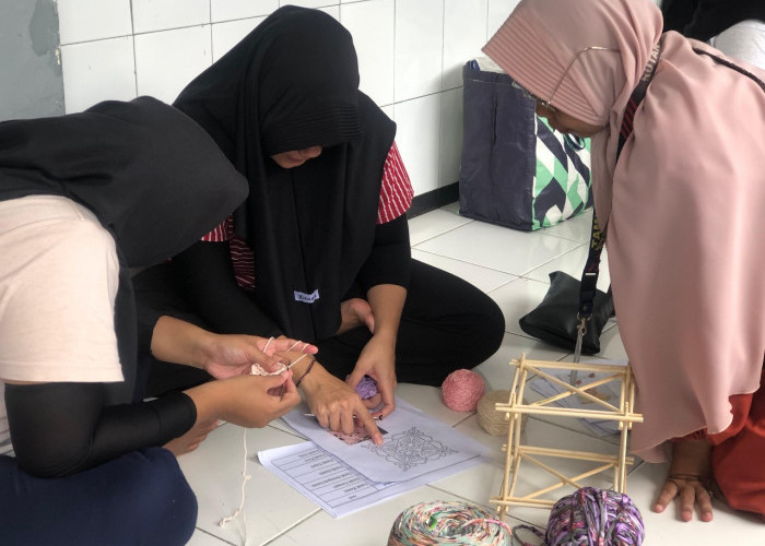 Warga Binaan Wanita Rutan Banyumas Dibekali Kerajinan dari Sumpit