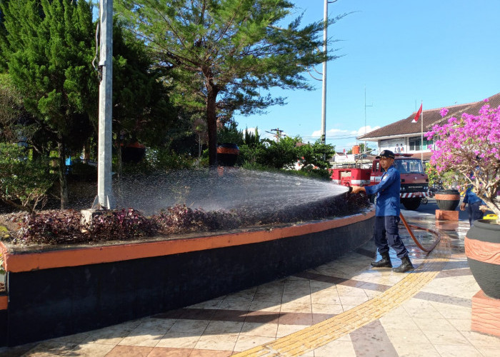 Rumput Alun-alun Purbalingga Menguning, DLH Akui Penyiraman Belum Maksimal karena Anggaran