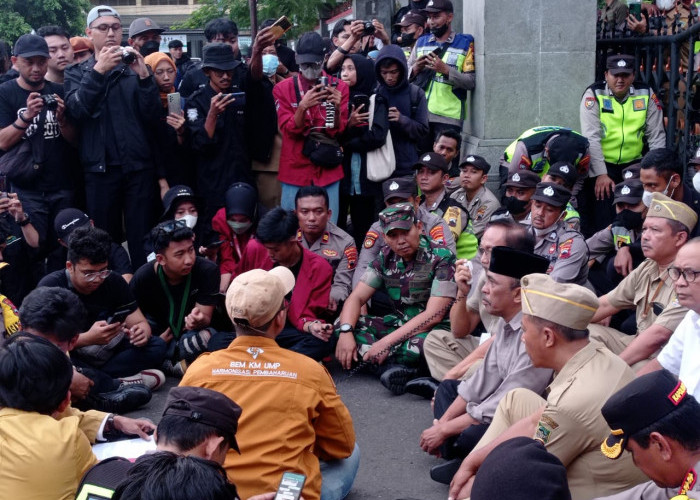 Pernyataan Ketua DPRD Banyumas Buat Mahasiswa Geleng-Geleng Kepala