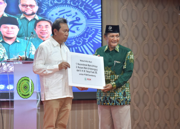 PCM Gombong Terima Wakaf 2 Minimarket