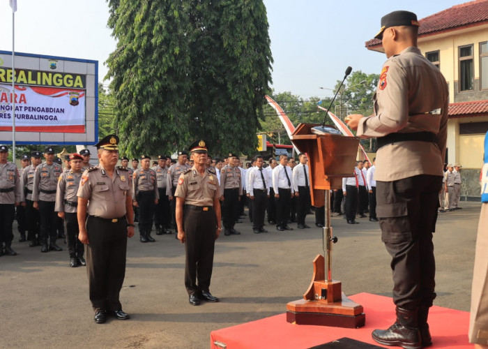 Dua Personel Polres Purbalingga Raih Kenaikan Pangkat Pengabdian, Kapolres: Tidak Semua Anggota Bisa Meraihnya