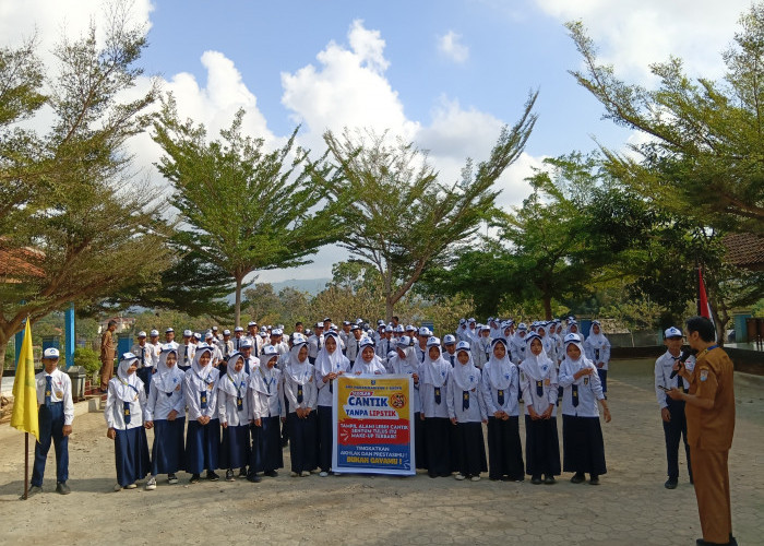 SMP Muhammadiyah 1 Kroya Deklarasi Sekolah Cantik Tanpa Lipstik