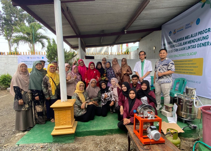 Lansia di Maos Diberdayakan Lewat Program Momong Putu, Dukung Kesehatan Ibu dan Anak