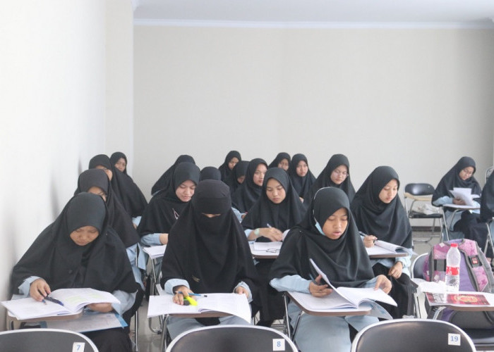 282 Siswa SMA Muhammadiyah Boarding School Zam-Zam Ikuti Pelatihan Toefl Bersama LDC UMP