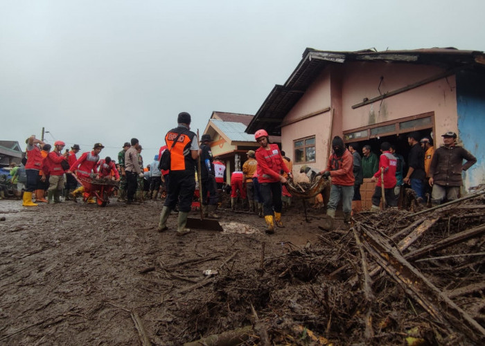 Banjir Bandang Desa Serang Purbalingga, Tidak Ada Pengungsian, Hanya Pembenahan Rumah   