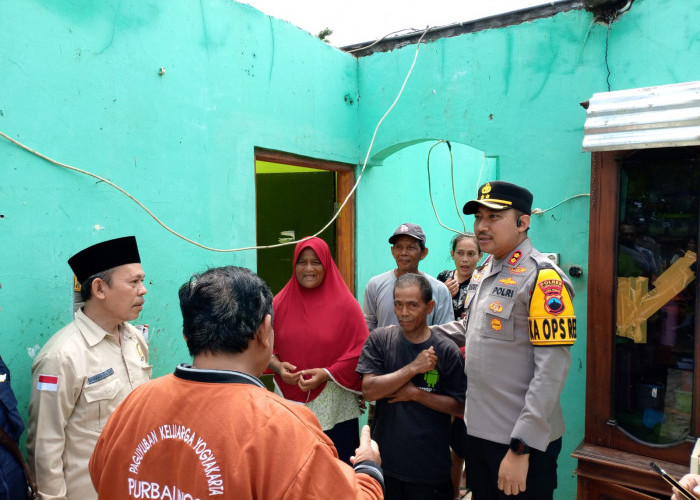 Polres Bersama FKUB dan BKSAG Berikan Bantuan Kepada Korban Angin Kencang di Kemangkon 