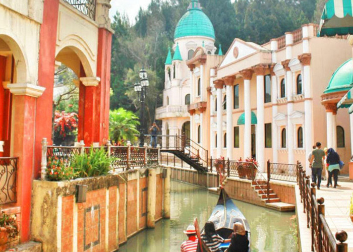 Menikmati Pesona Gondola: Little Venice Puncak, Destinasi Wisata Bernuansa Eropa Di Puncak
