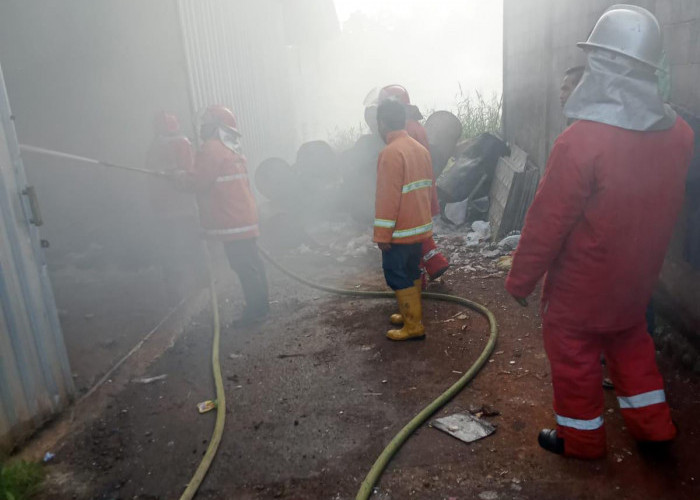 Korsleting Listrik, Tempat Pengolahan Sampah di Purwokerto Selatan Terbakar, Kerugian Capai Rp 30 Juta