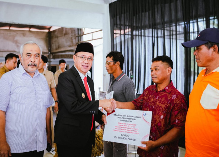  Pemkab Fasiltasi 201 Nelayan Dapat Asuransi 