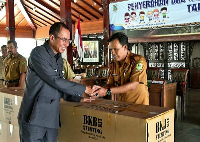 Pemkab Banjarnegara Perangi Stunting dengan Pembagian BKB Kit