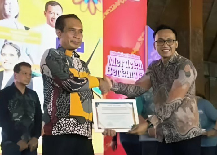 Disarpus Kebumen Peroleh Penghargaan Kerjasama Program Literasi Nasional