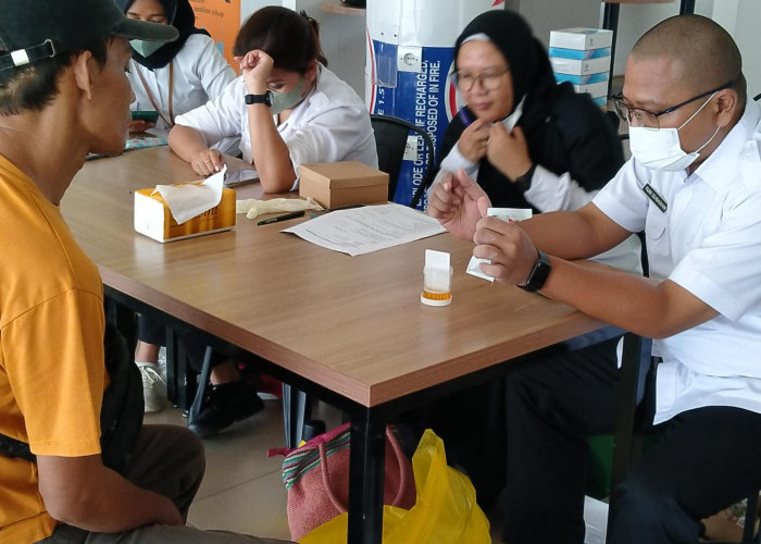 Pemeriksaan Kesehatan Jelang Nataru di Banyumas, Satu Sopir Travel dan Bus Positif Tes Amfetamin