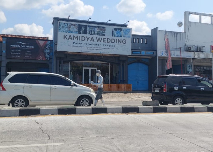 Sudah Dibina, Manusia Silver Kembali Mengemis di Traffic Light Taman Kota Sumpiuh