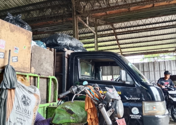 Harga Tinggi, Sampah Kantong Plastik Tetap Mendominasi di Banyumas