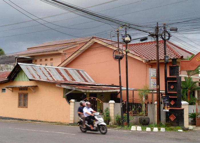 Pemasangan Kabel Internet Kerap Semrawut, Pemkab Tak Bisa Tertibkan Karena Tak Miliki Regulasi