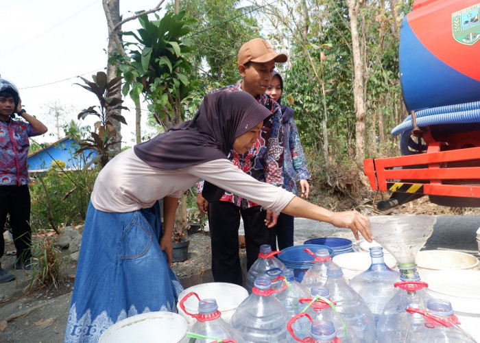 BAZNAS Kebumen Salurkan 20 Tangki Air Bersih