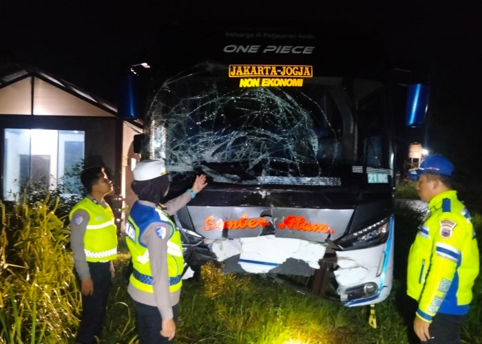 Tabrakan Beruntun di Kemranjen Banyumas, Bus, Truk Box, dan Motor Terlibat, Dua Orang Meninggal