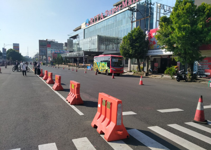 Bus Uji Coba Masuk CFD, Trans Banyumas Melintas di Alun-Alun Purwokerto