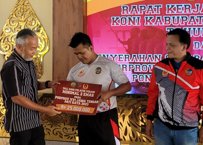 Pemkab Berikan Tali Asih Bagi Atlet Banyumas Berprestasi di Porprov dan PON