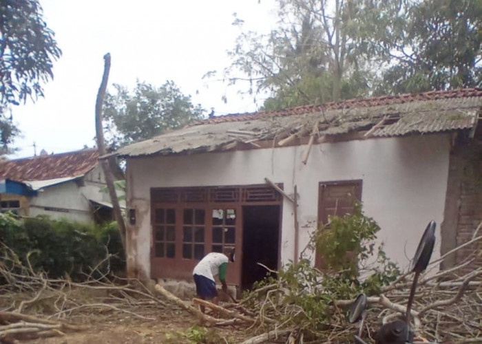 Masyarakat di Kabupaten Cilacap Diminta Waspada Terhadap Cuaca Ekstrem