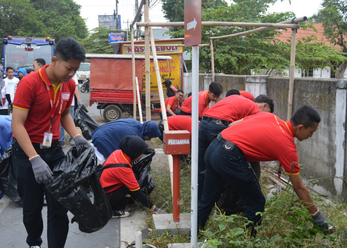 Alfamart Refleksikan World Cleanup Day, Bersih-Bersih Lingkungan Bersama Komunitas dan Lembaga Pemerintah