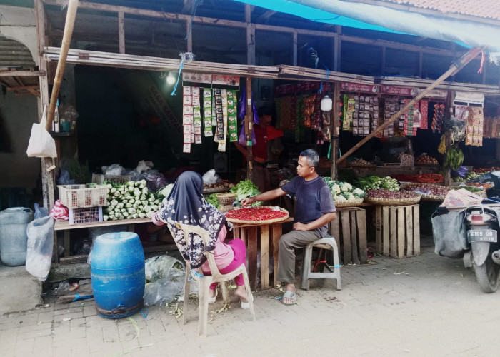 Harga Bahan Pokok di Pasar Majenang Cilacap Turun