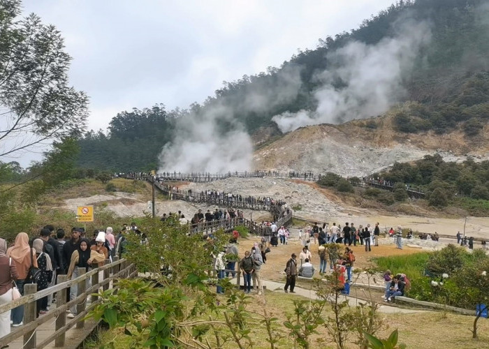 Kunjungan Wisata Dieng Tembus 10 Ribu Orang, Kawah Sikidang Jadi Primadona
