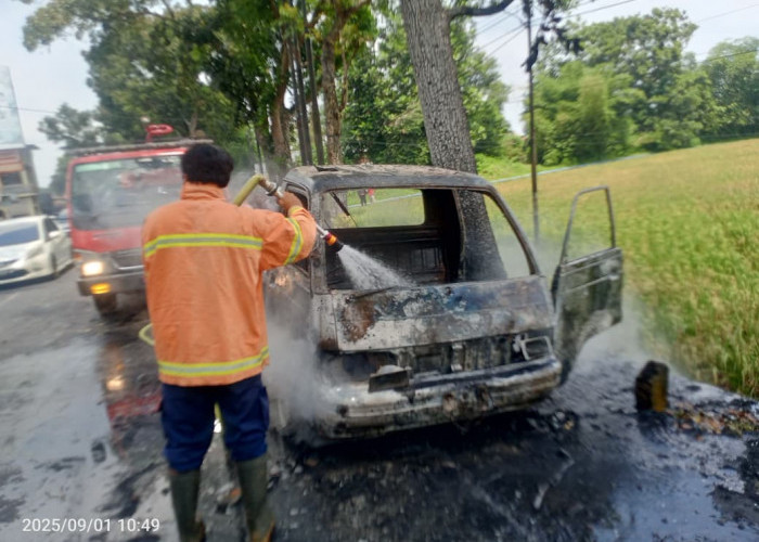 Mobil Pick Up Terbakar di Sokaraja, Pemilik Rugi Rp35 Juta