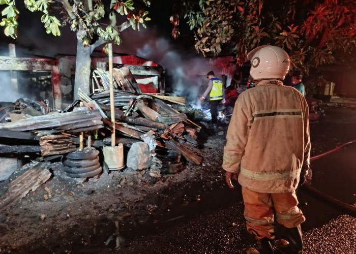 Tiga Bangunan di Maos Cilacap Ludes Terbakar, Diduga Berawal dari Bakar Sampah 