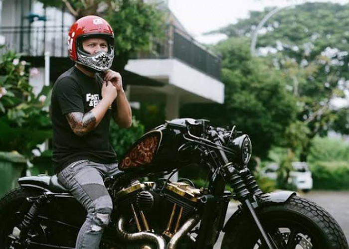 Intip Sederet Koleksi Motor Gading Marten, Dari Harley Sporty hingga Vespa Chic!