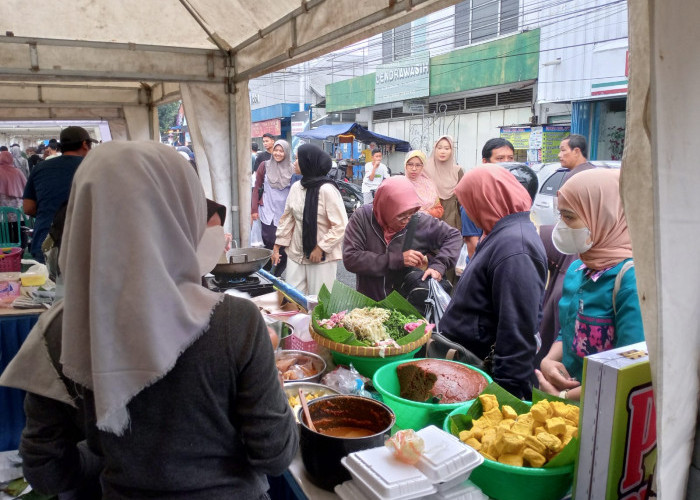 Ramadan Food Festival Purbalingga Dipadati Warga, PKL Alun-alun Masih Ngeyel Berjualan