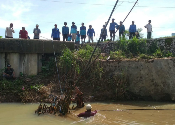 Kesulitan Bersihkan Sumbatan, Usul Inventaris Sling Baja di Bangunan Talang Sungai Angin