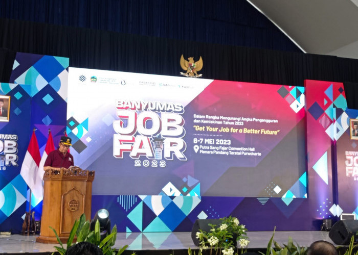 Ribuan Pencari Kerja Menyerbu Job Fair 2023 Hari Pertama di Menara Teratai