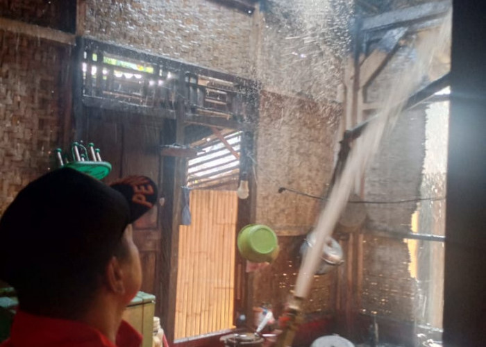Lagi Memasak lalu Ditinggal ke Kebun, Rumah Warga di Sumbang, Banyumas Nyaris Ludes Terbakar