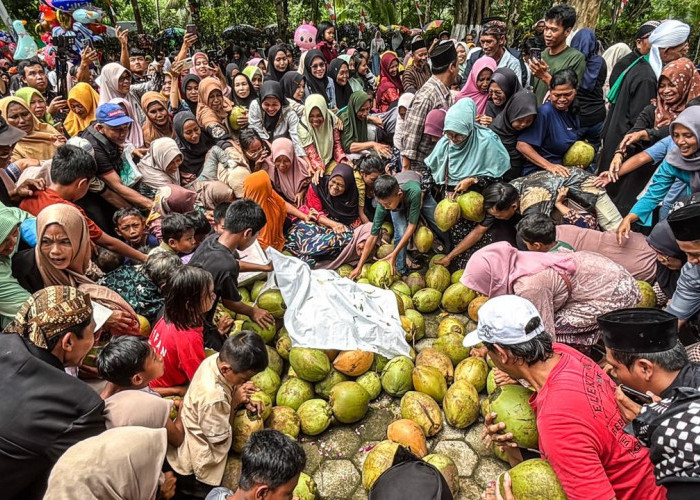 Ngunduh Berkah Dawegan Klapa Ijo, Sadran Gede di Desa Gumelem untuk Bersih Diri dan Doa Bersama Jelang Ramadan