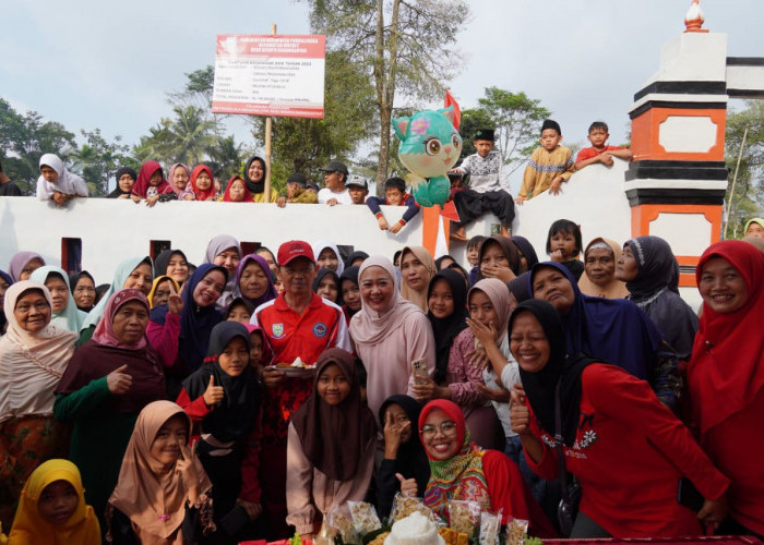 Pagar Makam Desa Serayu Karanganyar Diresmikan Bupati