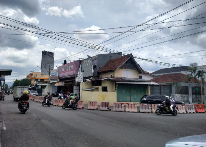Barrier di Pertigaan Moro Purwokerto Tidak Akan Dibongkar