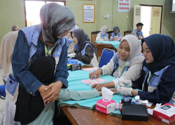 Skrining Hemoglobin di Desa Kalisalak Tingkatkan Kesadaran Masyarakat akan Pentingnya Deteksi Dini Anemia
