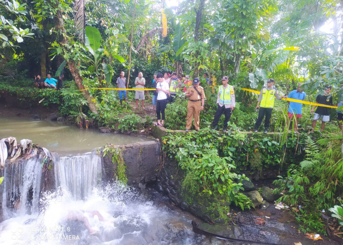 Sesosok Mayat Pria Ditemukan di Bendungan Sungai Tideng Desa Kradenan