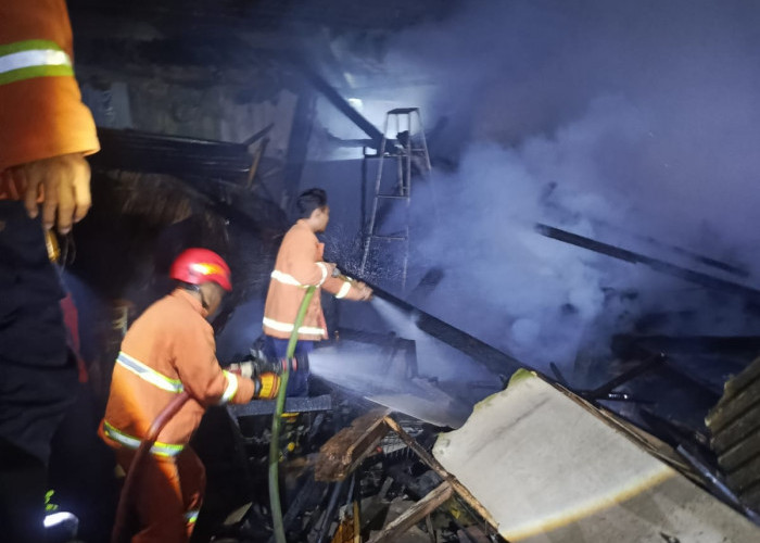 Rumah Warga Kalisari Banyumas Terbakar, Diduga Akibat Korsleting Listrik