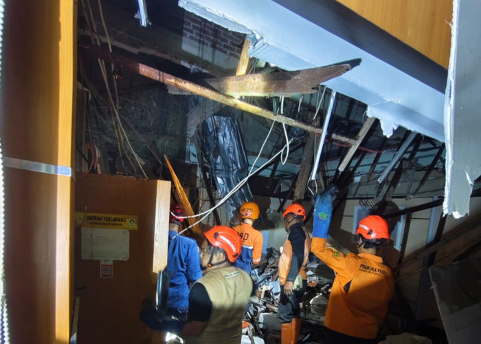 Tembok Bangunan Empat Lantai Ambruk, Satu Korban Luka, Polisi Lakukan Penyelidikan