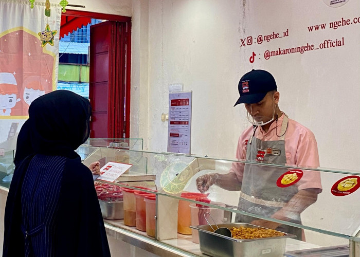 Giveaway iPhone 17 dan Program THR Peringati HUT ke-13 Makaroni Ngehe Purwokerto