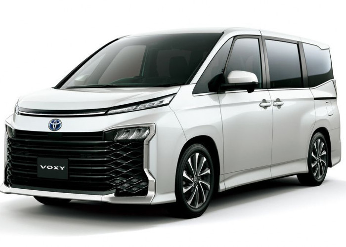 Fitur Toyota Voxy 2025 Makin Canggih! Dari Sensor Kaki Sampai Panoramic View Monitor