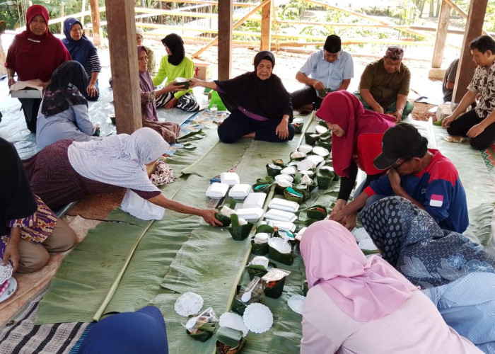 Balai Belum Rampung, Warga Tetap Gelar Tradisi Sura di Kampung Nopia Banyumas