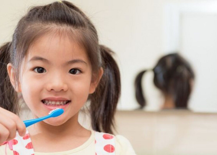 Mengajari Anak Menjaga Gigi dari Makanan Manis Demi Kesehatan Mulut