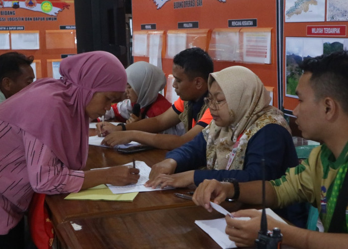 BLT Senilai Rp 157 Juta Mulai Disalurkan Warga Terdampak Longsor Situkung