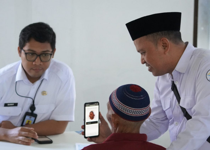 Banyumas Jadi Lokasi Uji Coba Digitalisasi Bansos, Warga Bisa Daftar Mandiri Lewat Web